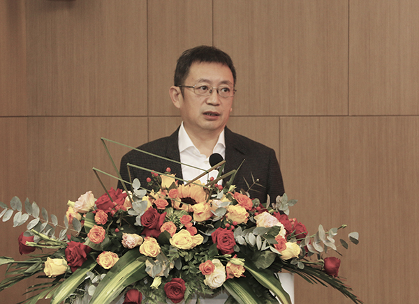03-半岛（中国）一站式服务平台董事长兼科协主席黄道元发表讲话.jpg